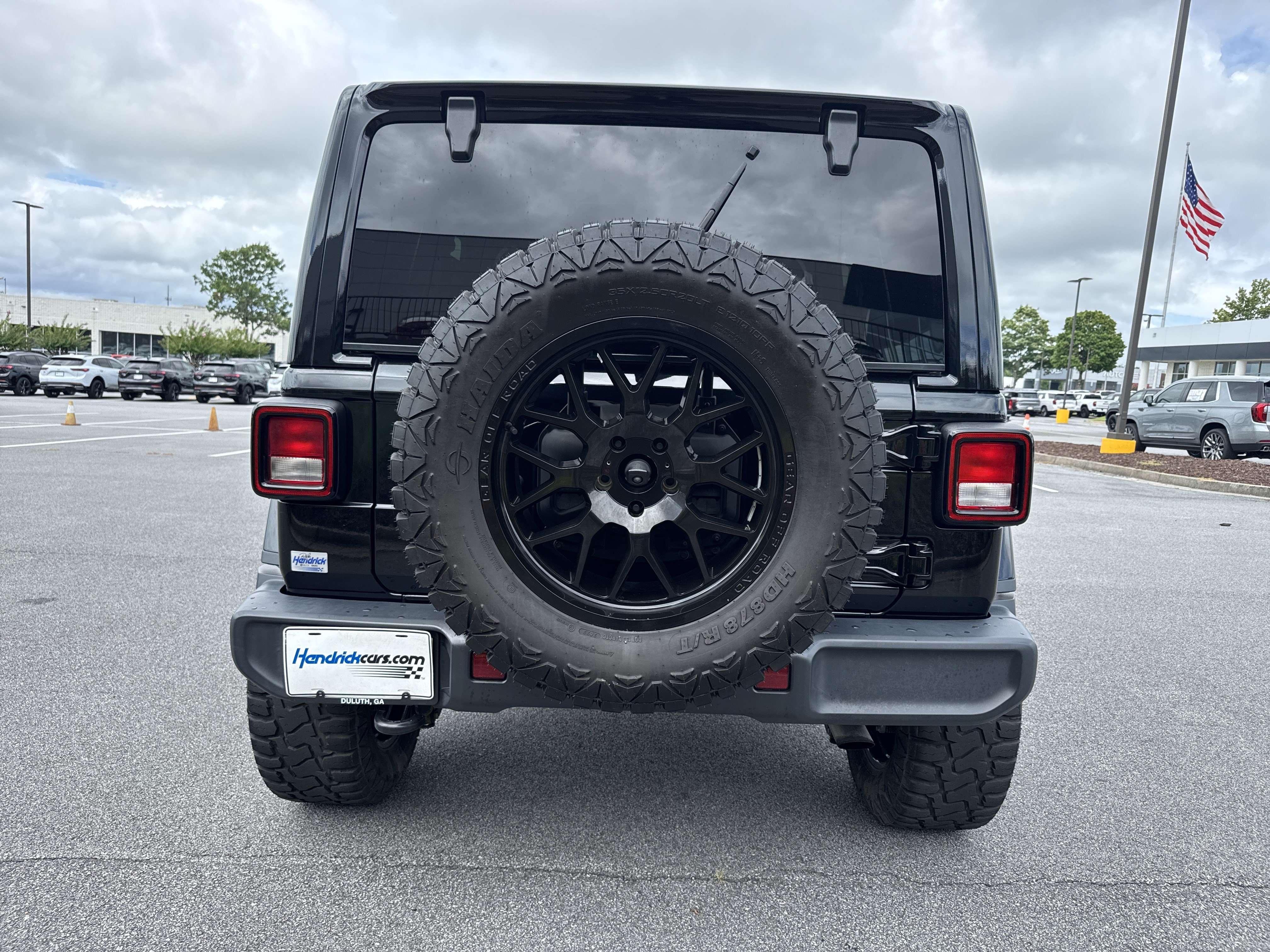 Used 2020 Jeep Wrangler Unlimited Sahara AWD/4WD image 9