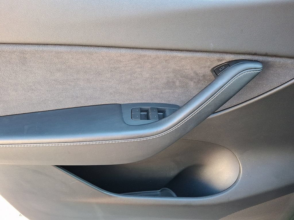 Used 2021 Tesla Model Y Long Range AWD/4WD image 12