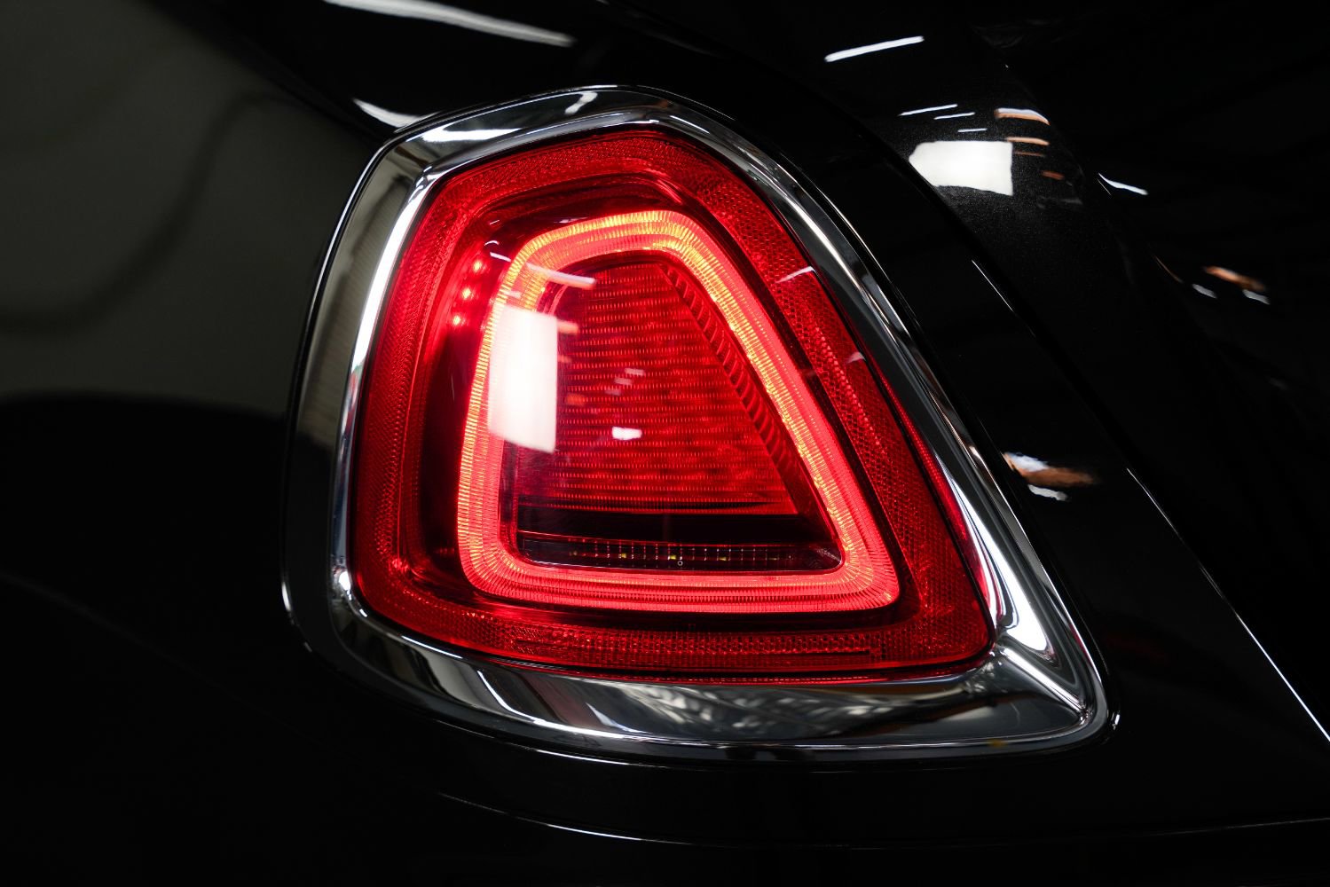 Used 2017 Rolls-Royce Wraith image 20