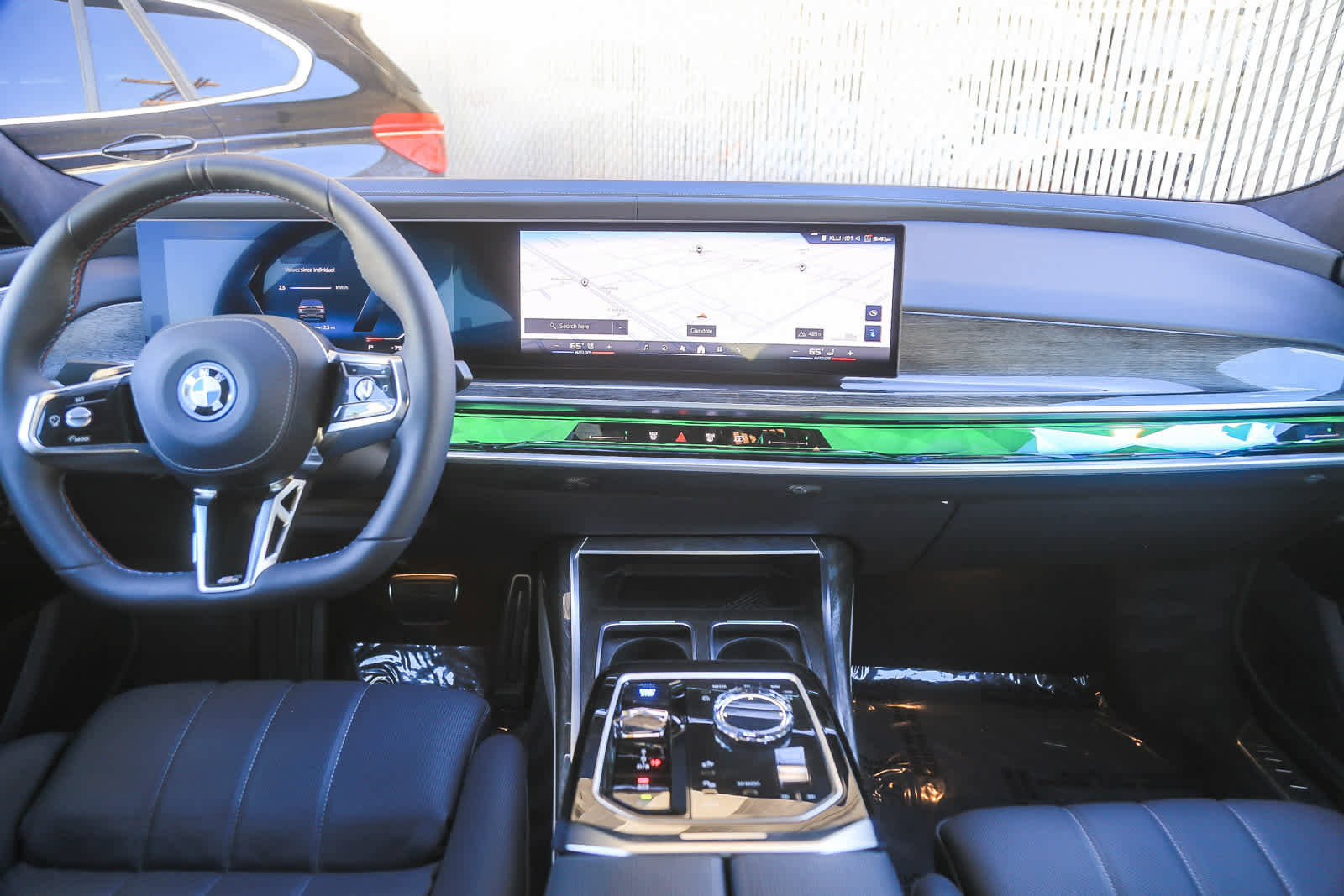 Used 2025 BMW i7 M70 w/ Executive Package image 9