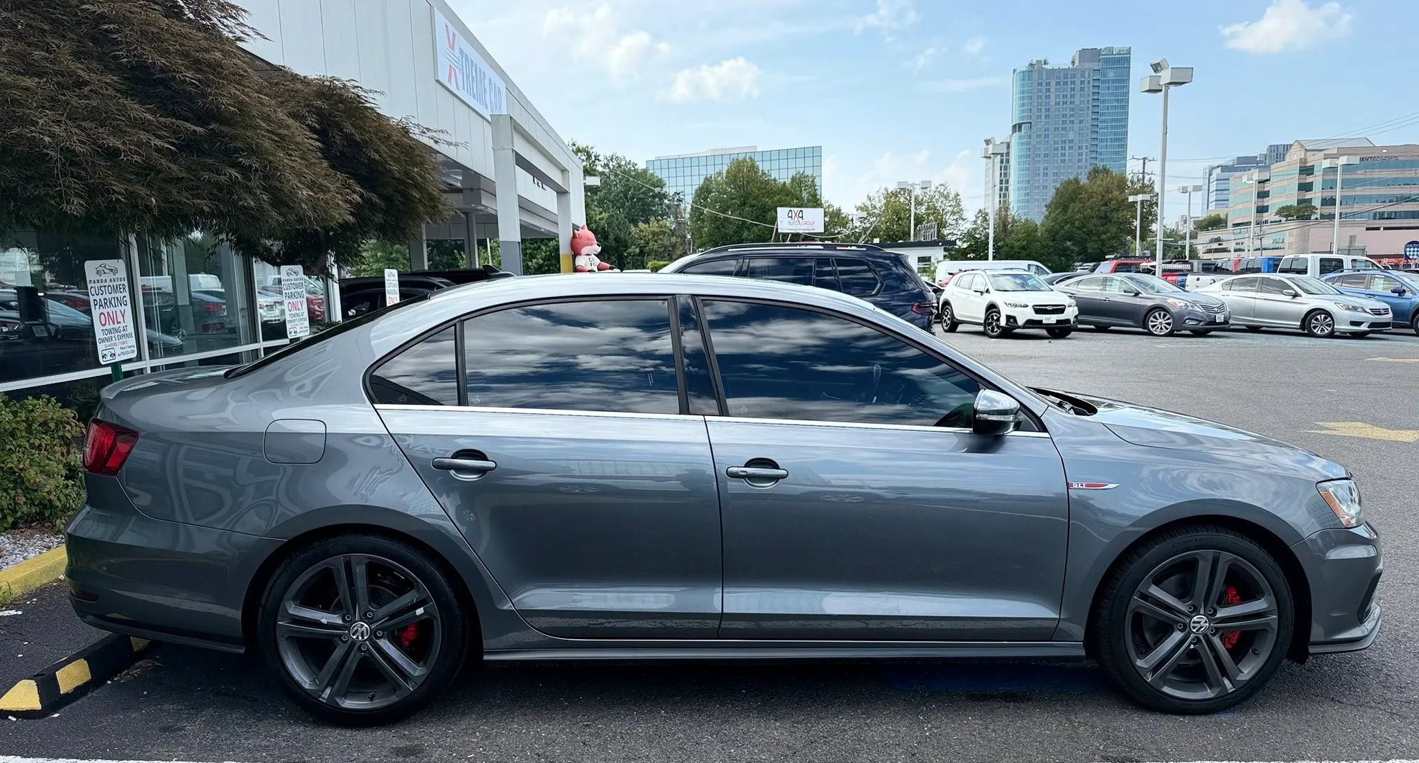 Used 2017 Volkswagen Jetta GLI FWD image 8