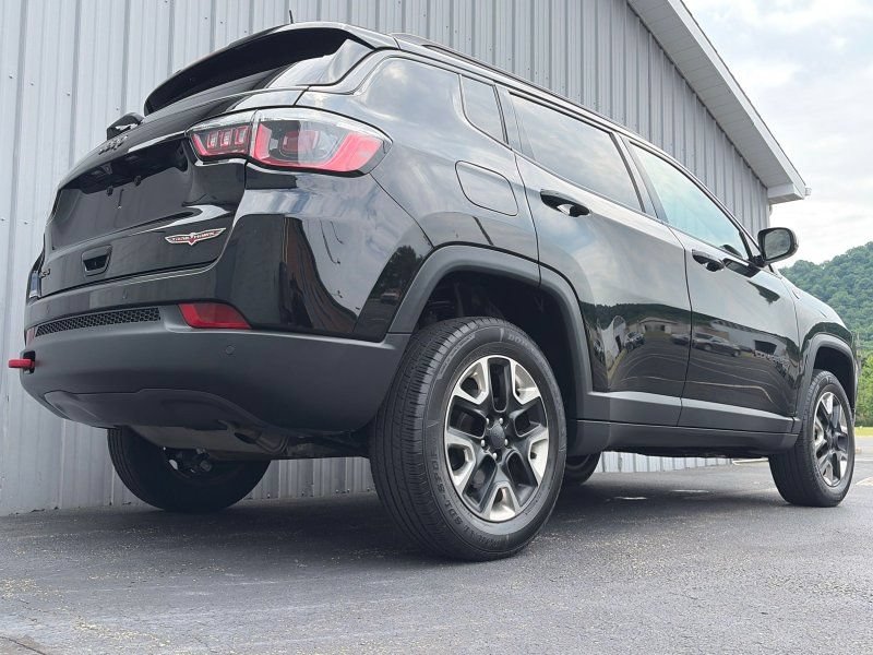 Used 2018 Jeep Compass Trailhawk w/ Leather Interior Group AWD/4WD image 8