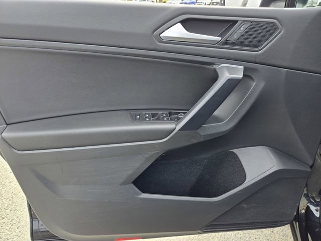 Used 2021 Volkswagen Tiguan SE R-Line image 19
