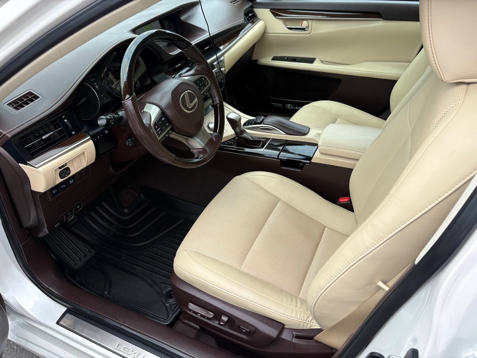 Used 2018 Lexus ES 350 w/ Navigation System Package FWD image 10