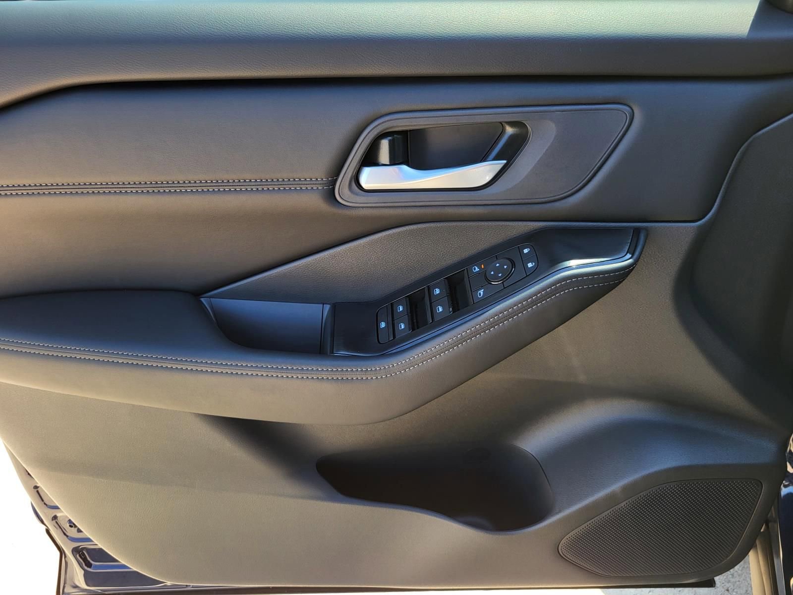New 2026 Nissan Rogue SV image 17