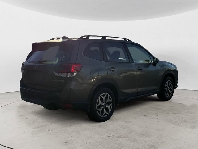 Used 2023 Subaru Forester Premium image 5