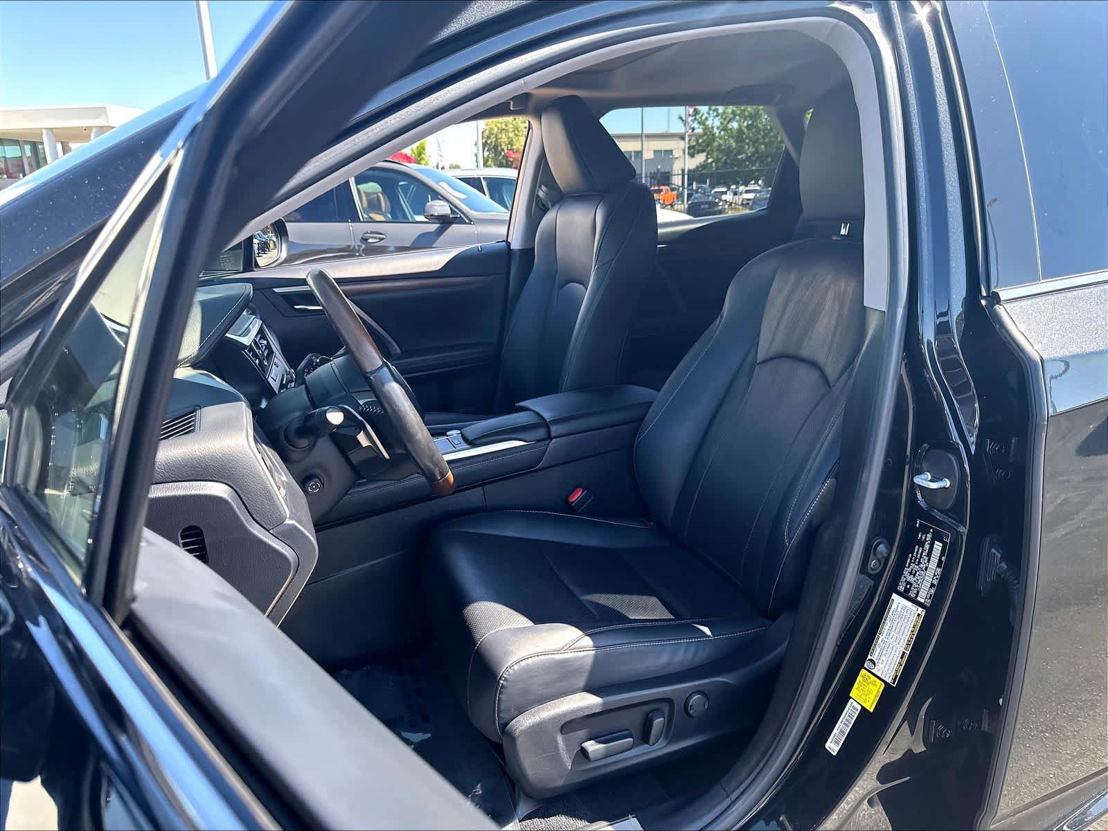 Used 2021 Lexus RX 350L Premium w/ Premium Package AWD/4WD image 24