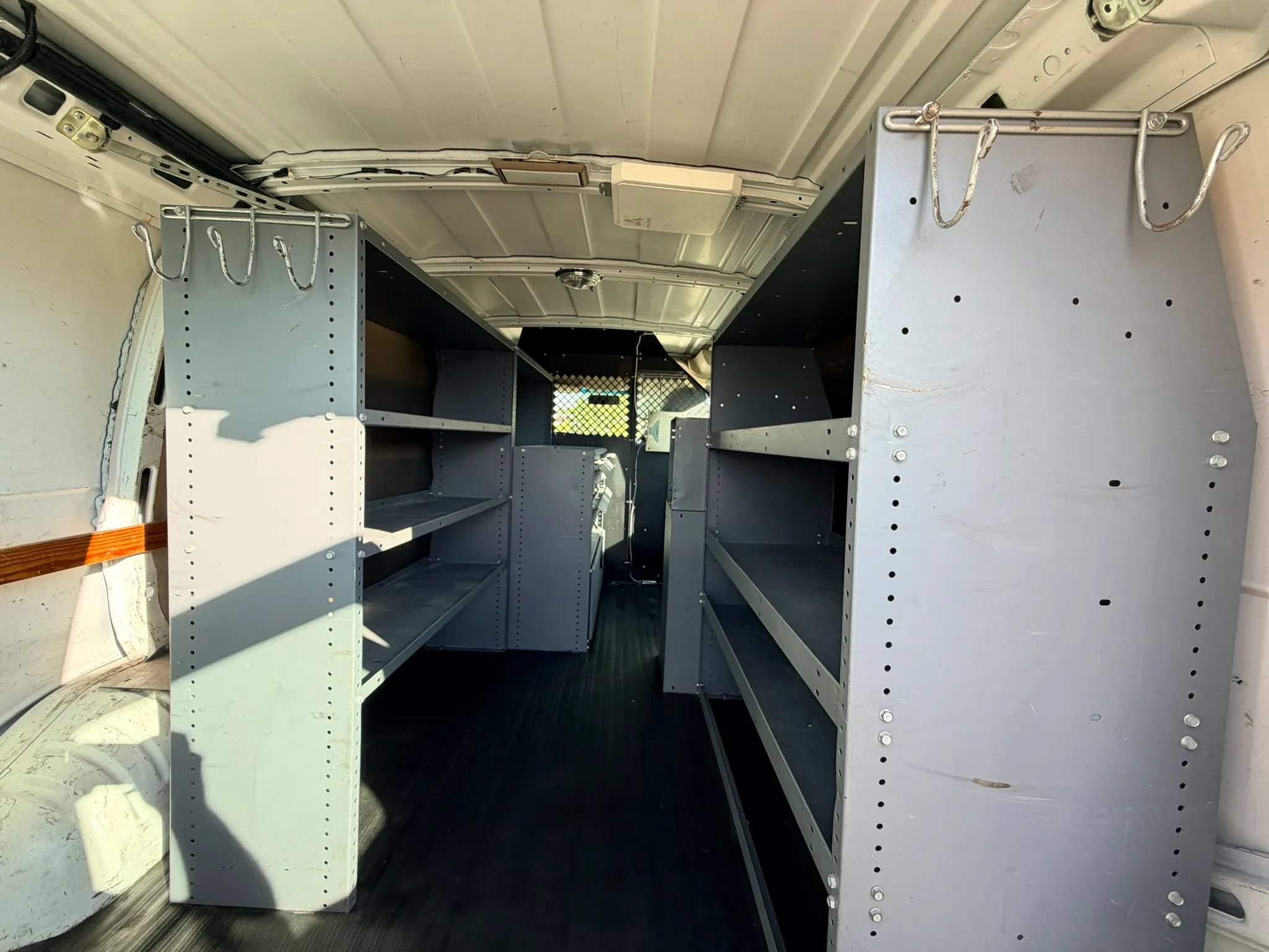 Used 2013 Chevrolet Express 2500 RWD image 13