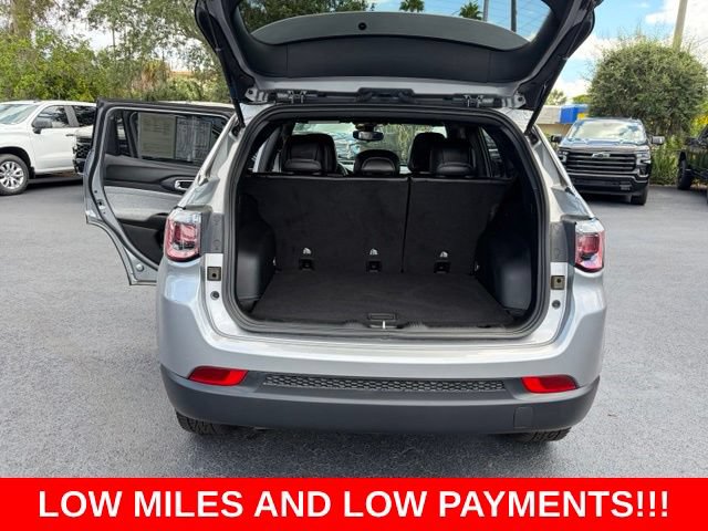 Used 2023 Jeep Compass Latitude AWD/4WD image 16