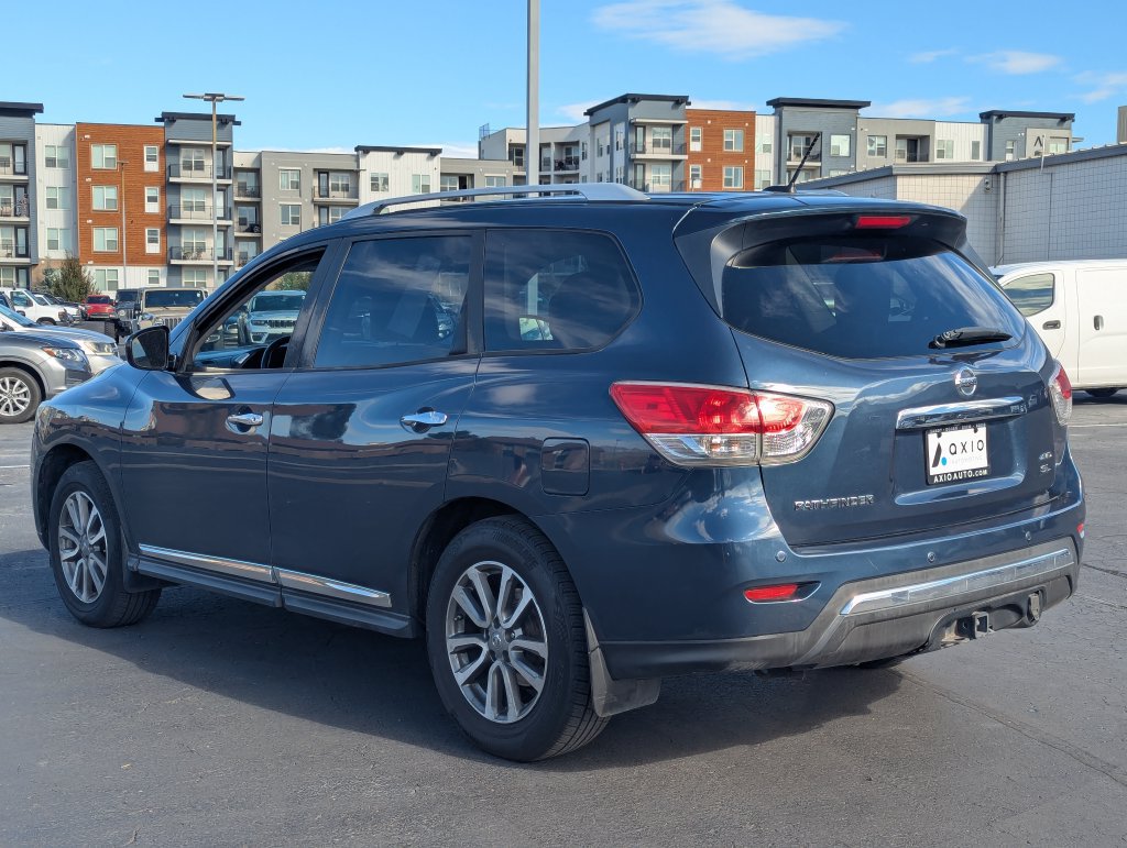 Used 2013 Nissan Pathfinder SL AWD/4WD image 7