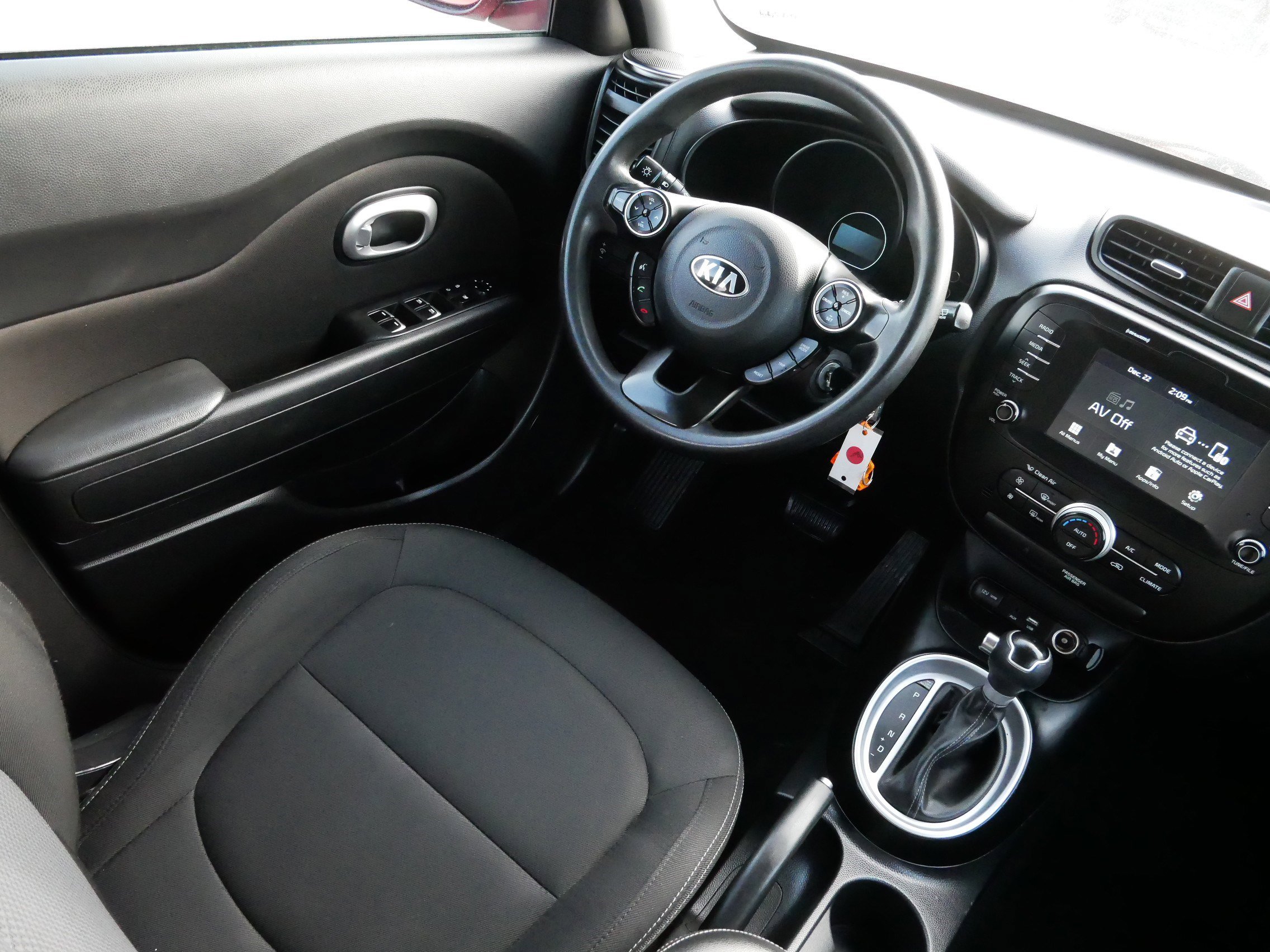 Used 2018 Kia Soul + image 9