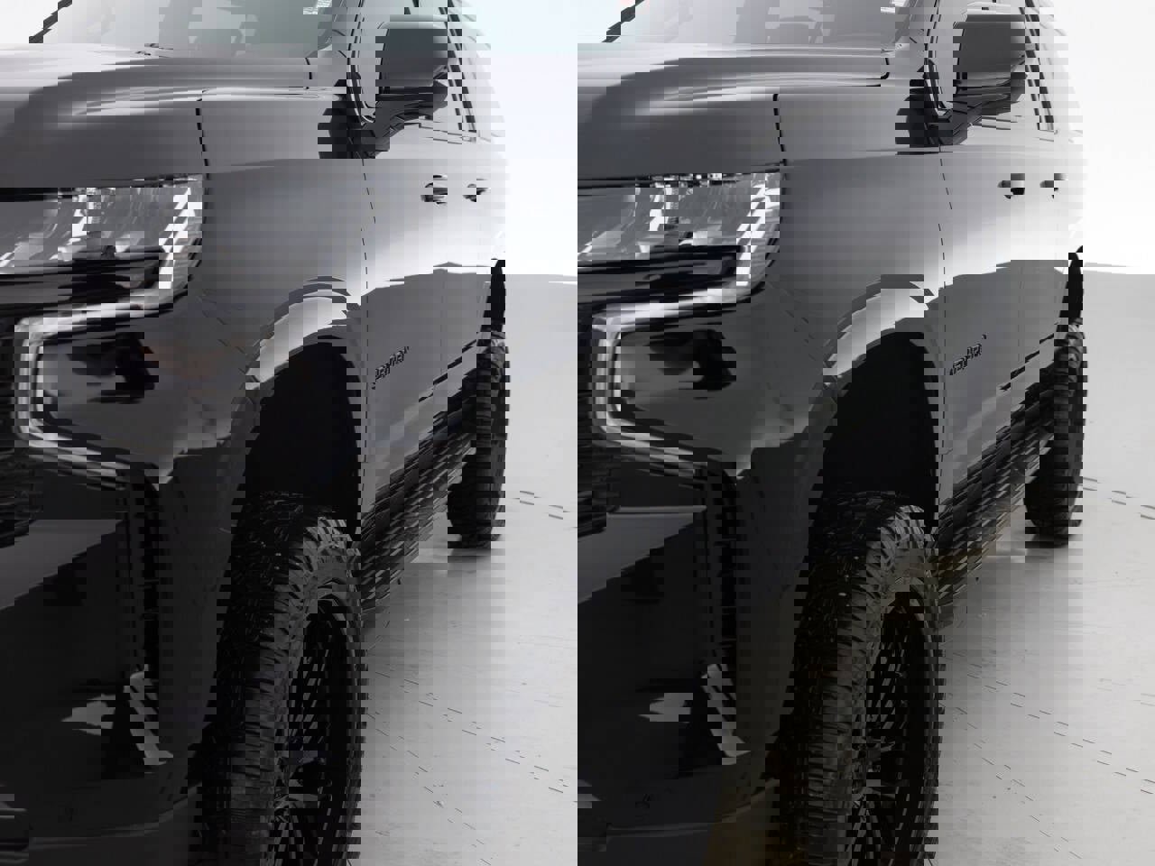 Used 2023 Chevrolet Suburban RST image 12