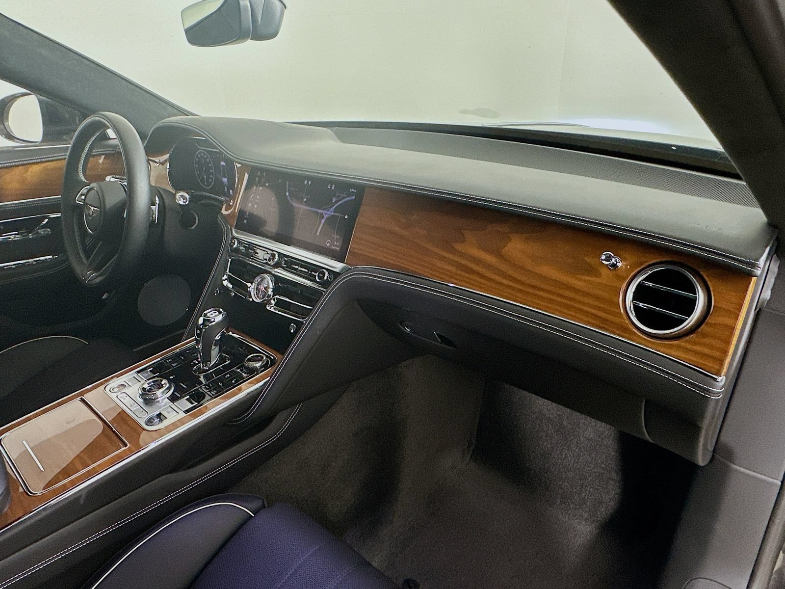 Used 2022 Bentley Flying Spur V8 AWD/4WD image 50