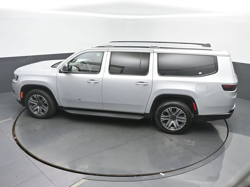 Used 2024 Jeep Wagoneer L Series II w/ Flexible Seating Group AWD/4WD image 44
