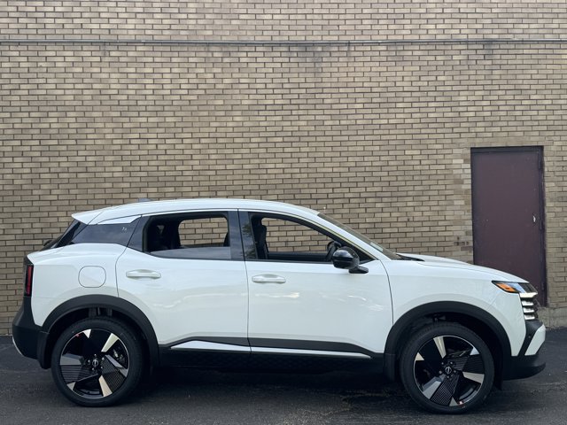 New 2026 Nissan Kicks SR w/ SR Premium Package AWD/4WD image 11