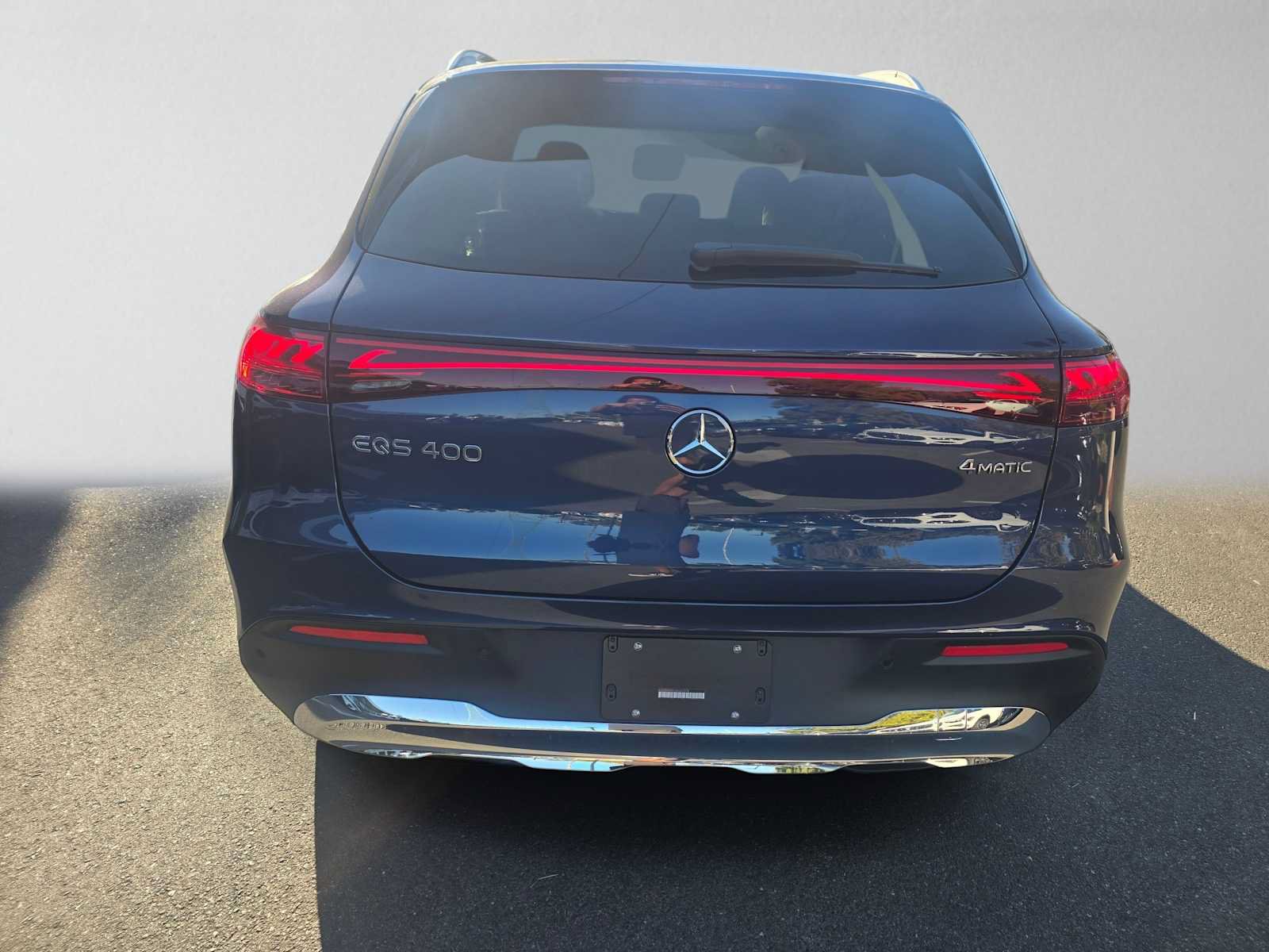 New 2027 Mercedes-Benz EQS 400 4MATIC SUV image 4