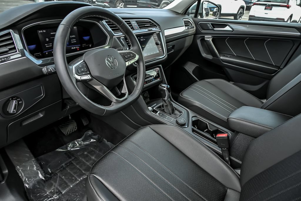 Used 2022 Volkswagen Tiguan SE AWD/4WD image 13
