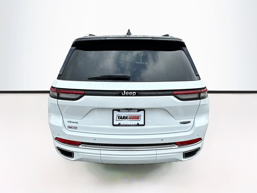Used 2022 Jeep Grand Cherokee Summit AWD/4WD image 9