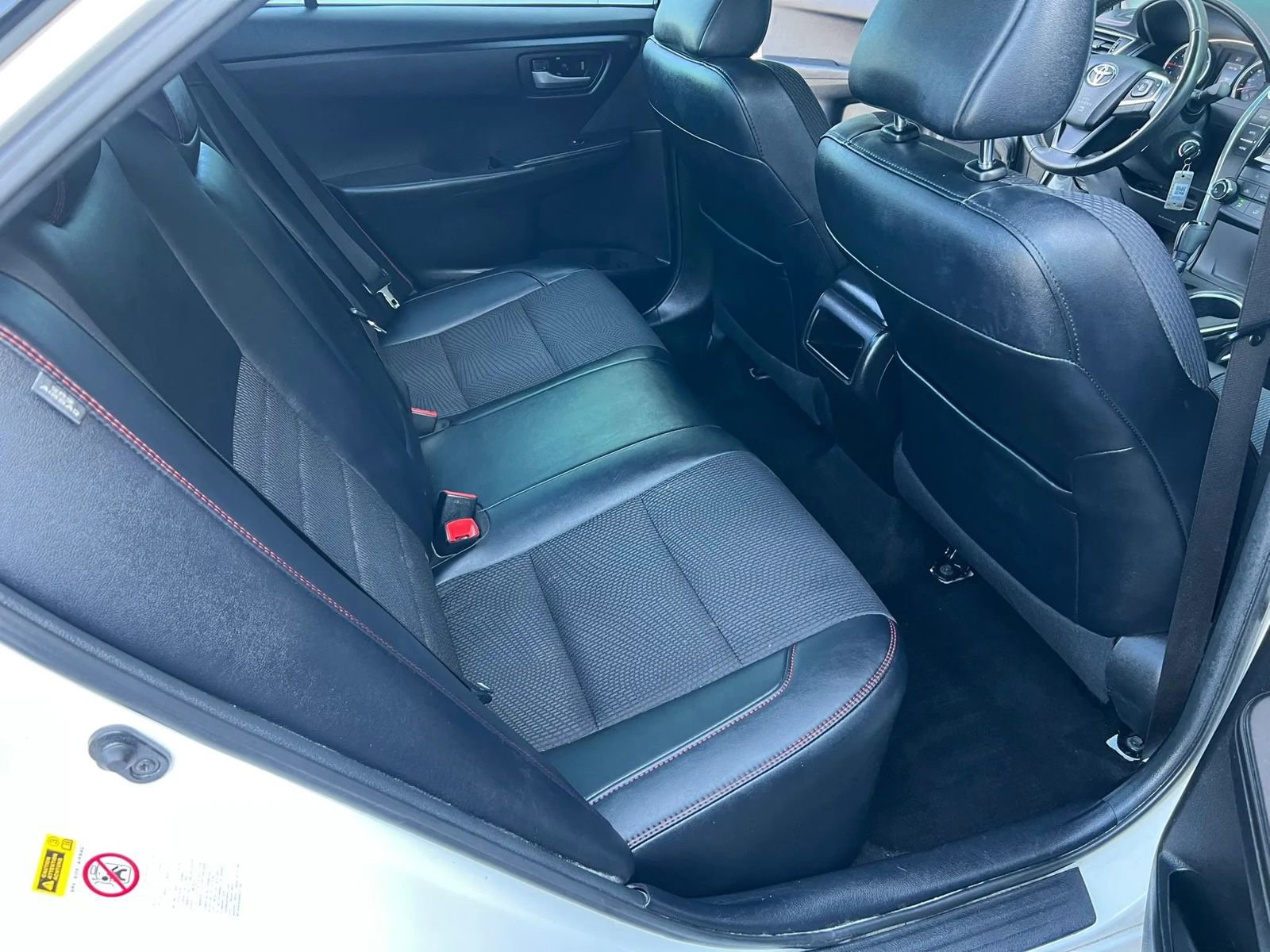 Used 2017 Toyota Camry SE FWD image 12