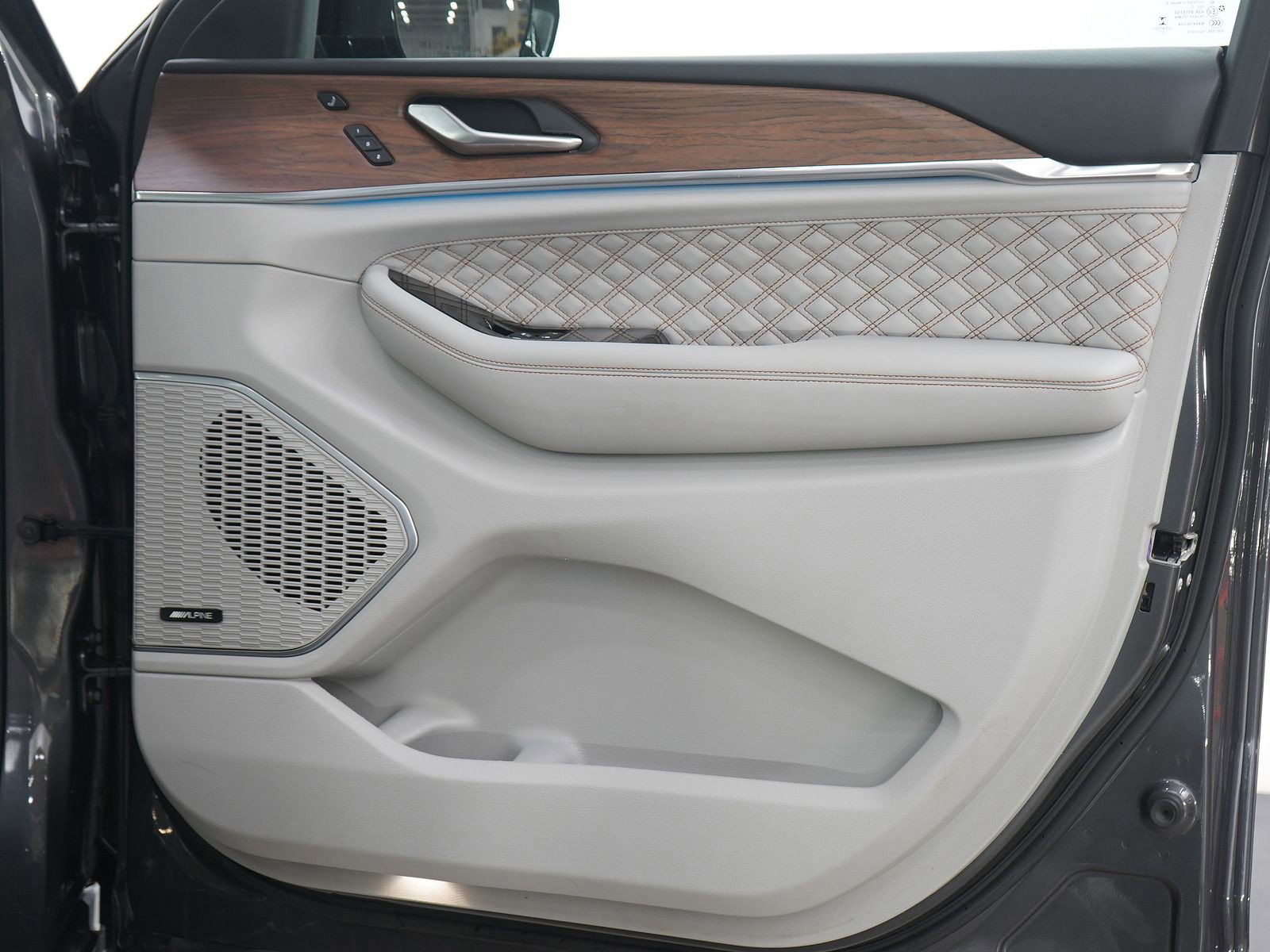 Used 2021 Jeep Grand Cherokee L Summit w/ Advanced Protech Group IV image 13