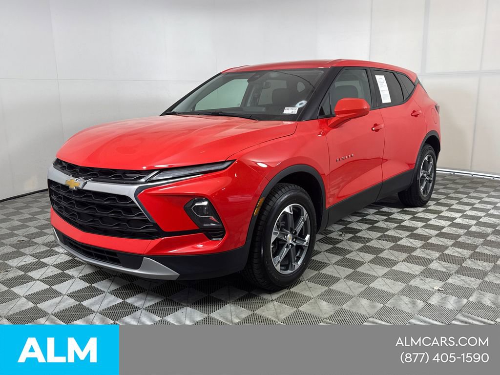 Used 2025 Chevrolet Blazer LT image 1