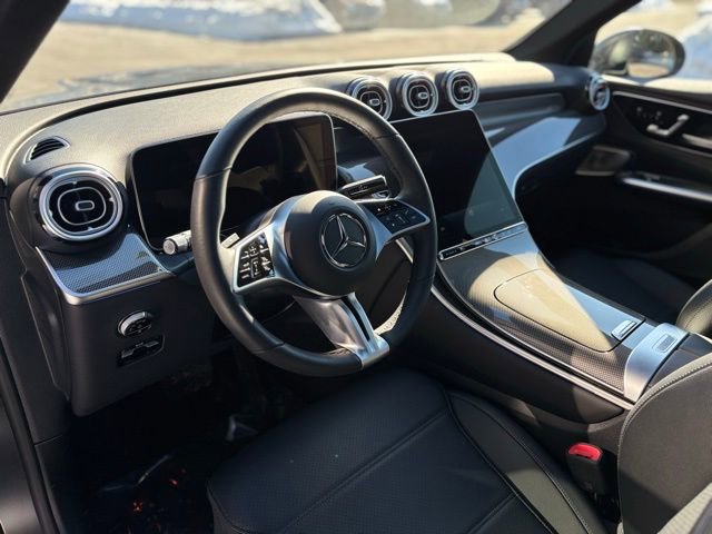 Used 2025 Mercedes-Benz GLC 300 4MATIC image 16