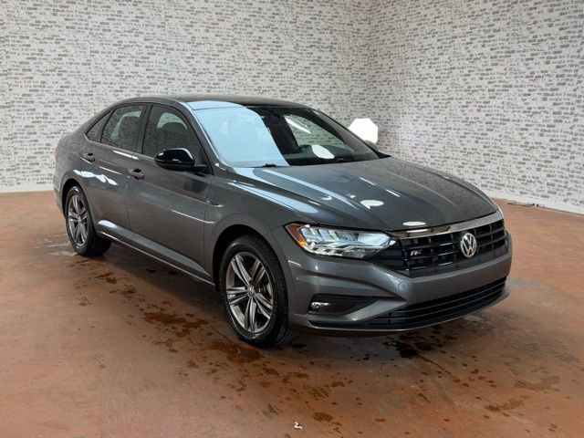 Used 2019 Volkswagen Jetta R-Line FWD image 1