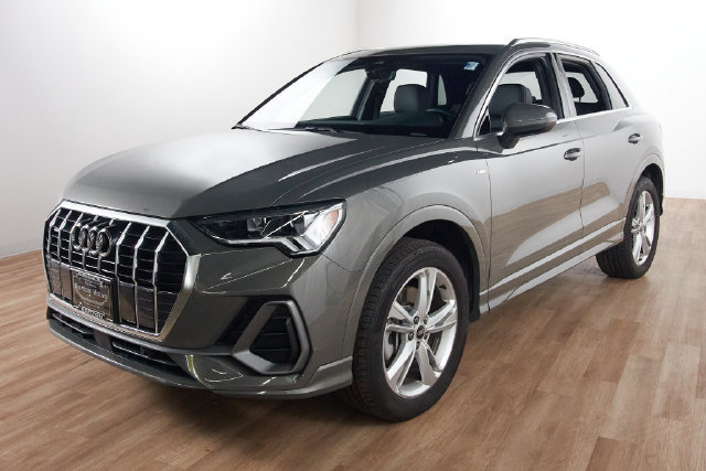 Used 2022 Audi Q3 2.0T Premium Plus w/ Premium Plus Package AWD/4WD image 5