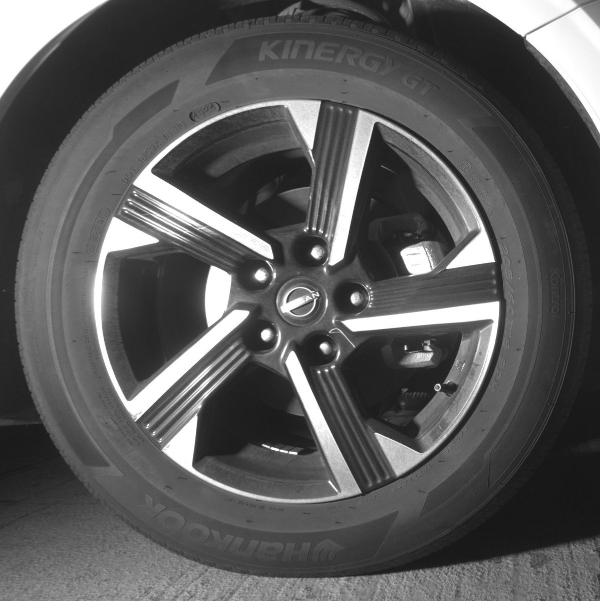 Used 2025 Nissan Sentra SV image 12