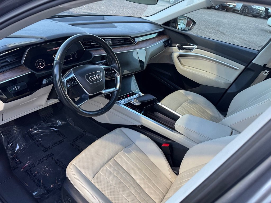 Used 2019 Audi e-tron Premium Plus image 17