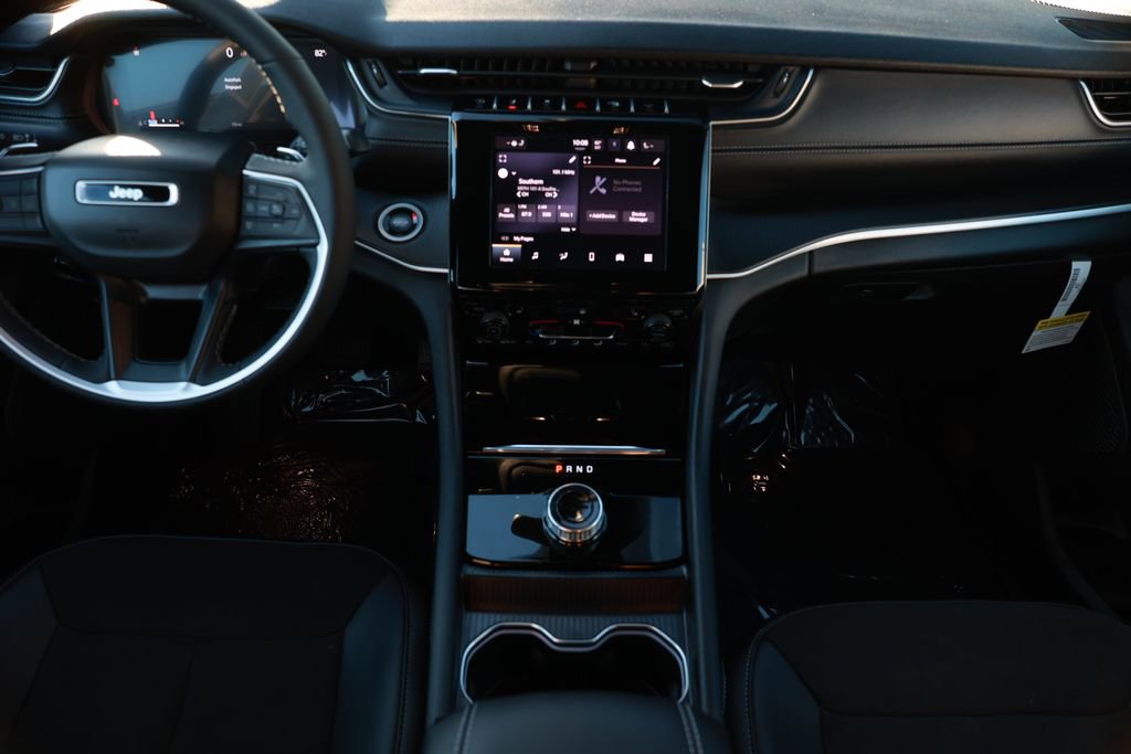 New 2025 Jeep Grand Cherokee Altitude AWD/4WD image 23