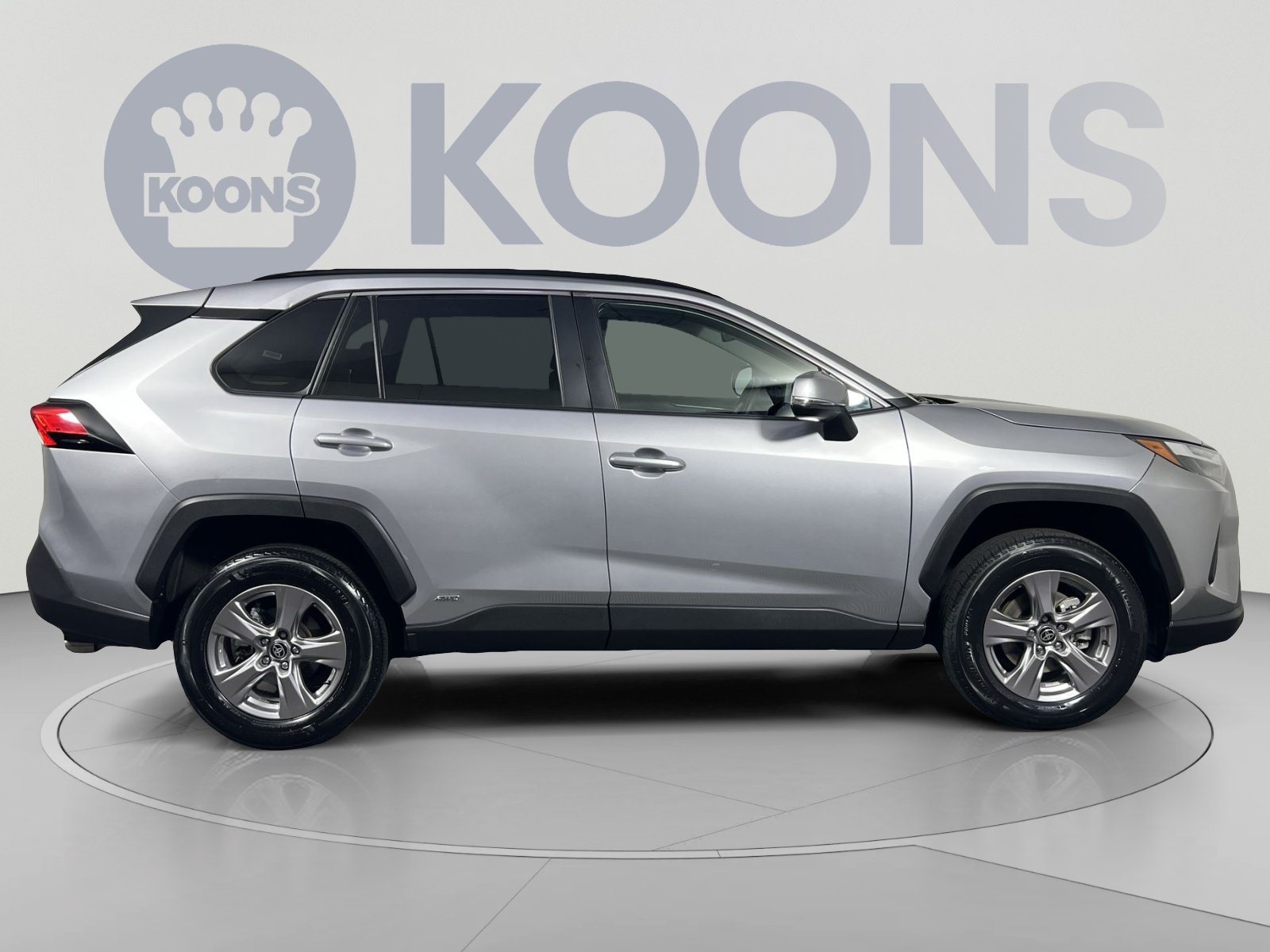 Used 2025 Toyota RAV4 XLE AWD/4WD image 8