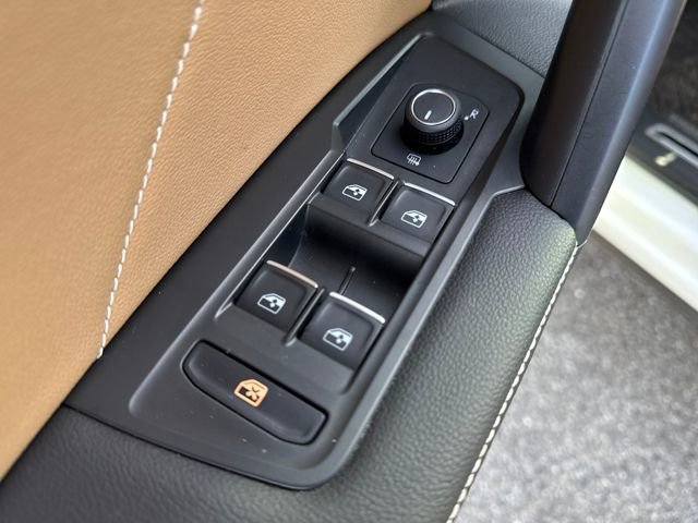 Used 2023 Volkswagen Tiguan SE R-Line image 16