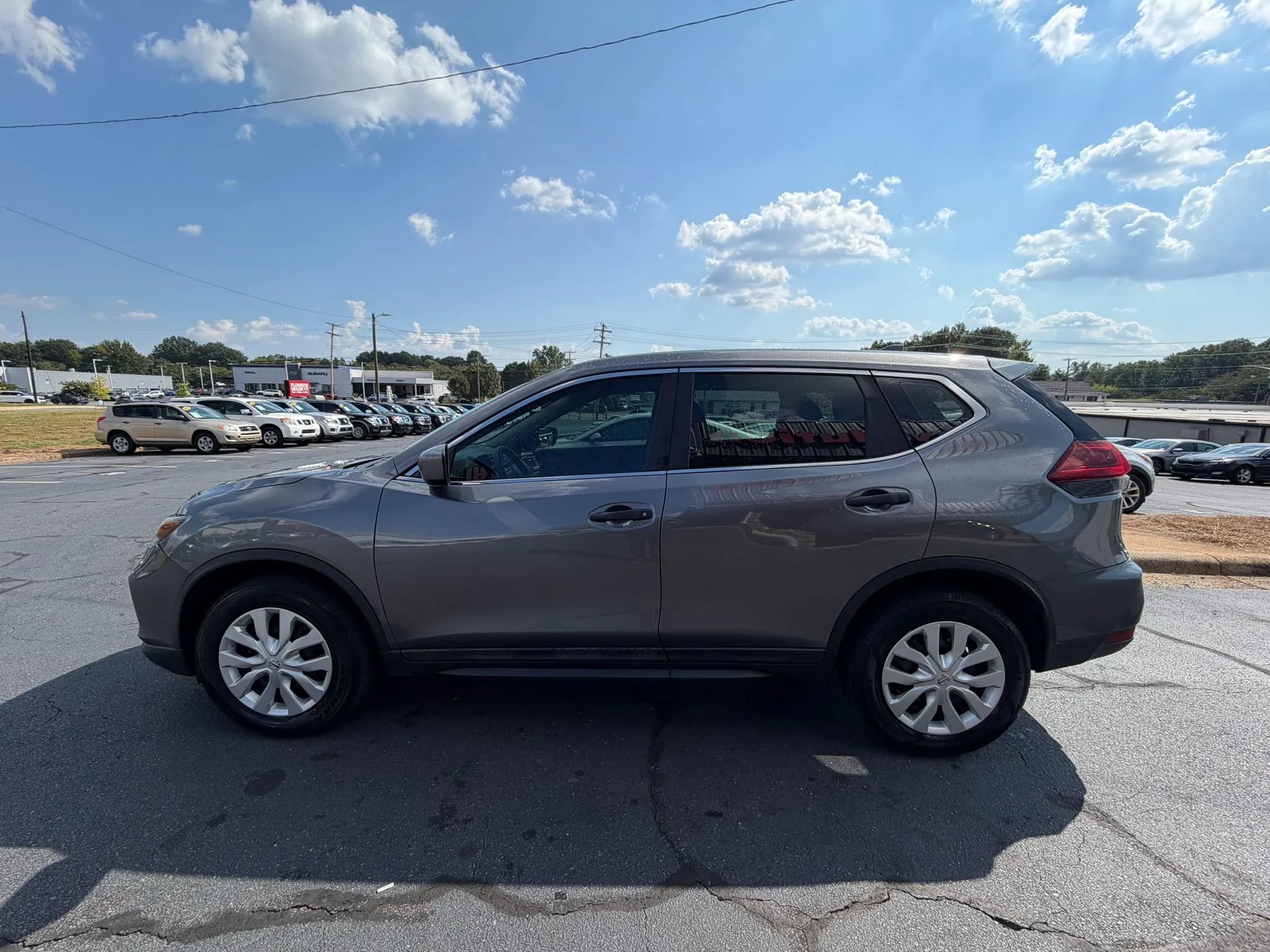 Used 2020 Nissan Rogue S AWD/4WD image 4