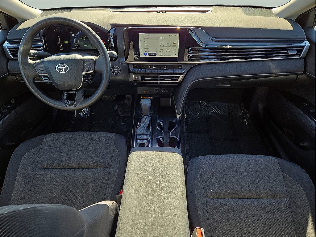 Used 2025 Toyota Camry LE image 18