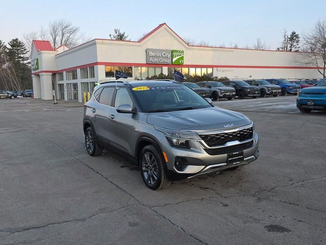 Certified 2023 Kia Seltos S image 29