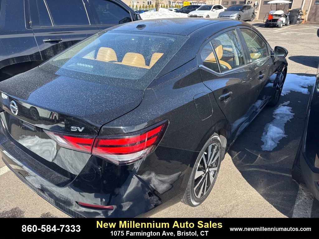 Used 2023 Nissan Sentra SV w/ SV Premium Package image 4