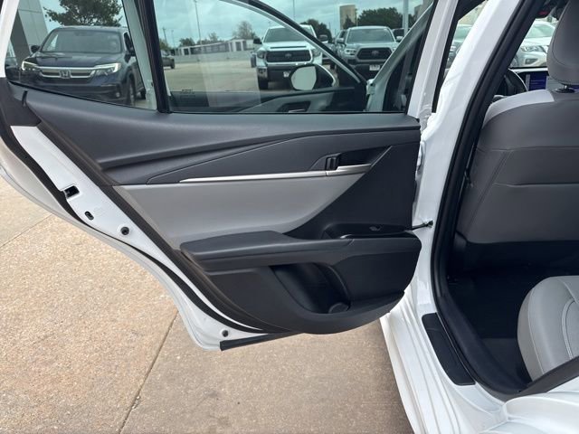 Used 2025 Toyota Camry SE w/ Multimedia Upgrade Package FWD image 22