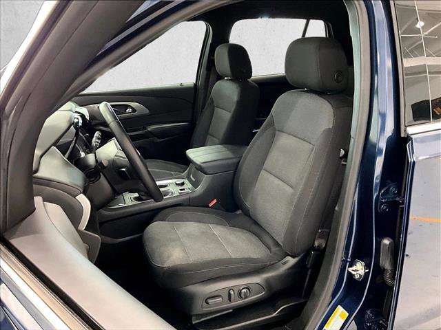 Used 2023 Chevrolet Traverse LT FWD image 25