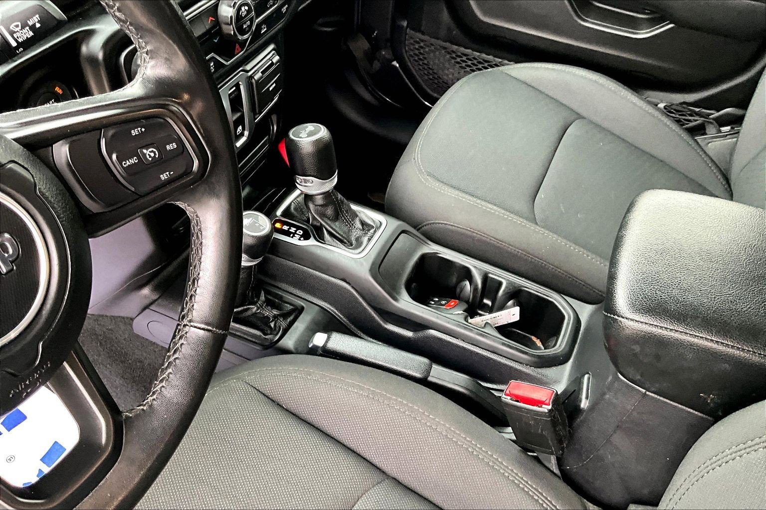 Used 2022 Jeep Wrangler Sport AWD/4WD image 15
