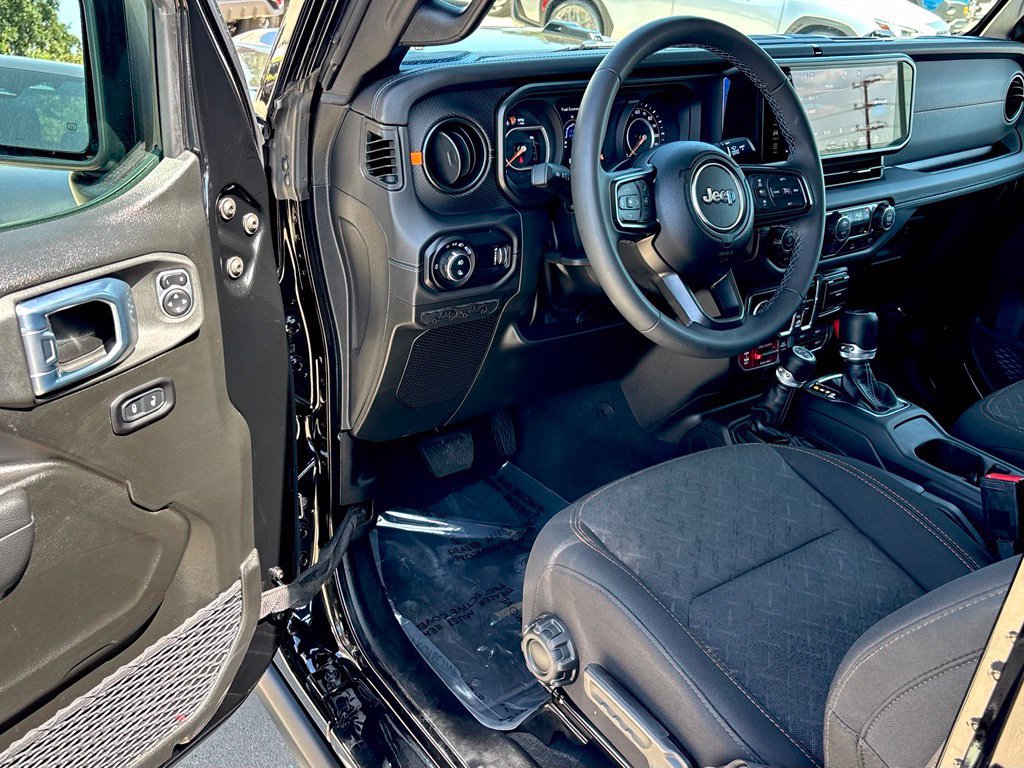 Certified 2026 Jeep Gladiator Mojave AWD/4WD image 14