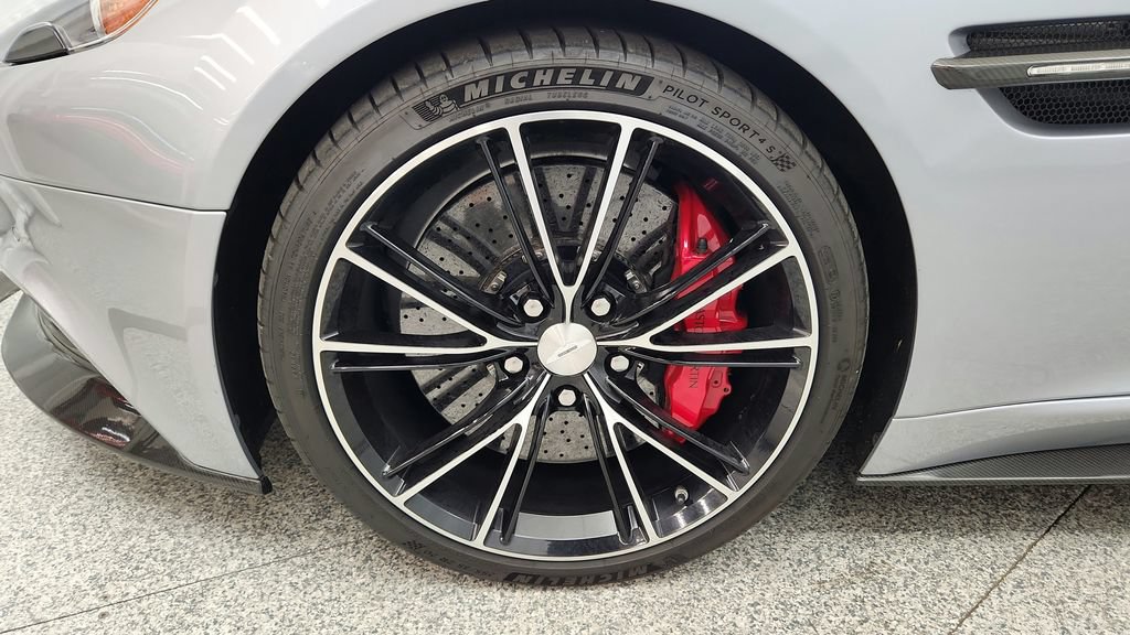 Used 2014 Aston Martin Vanquish Coupe RWD image 46
