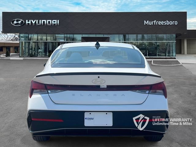 Certified 2025 Hyundai Elantra Sport FWD image 6