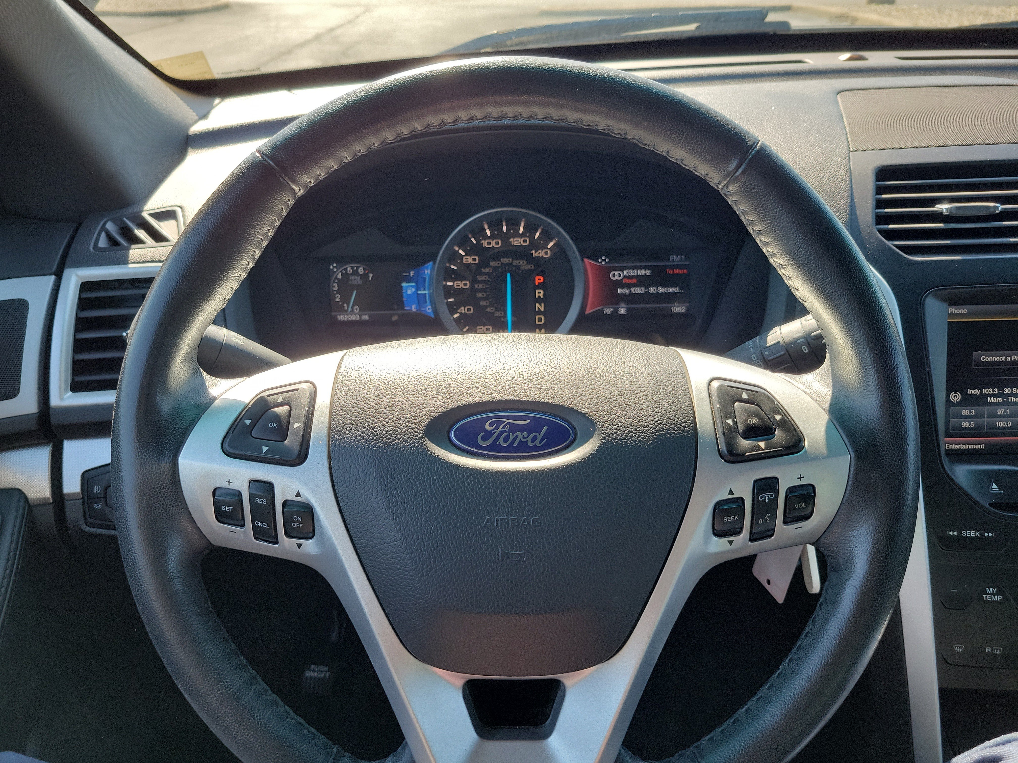 Used 2014 Ford Explorer XLT w/ Equipment Group 201A FWD image 23