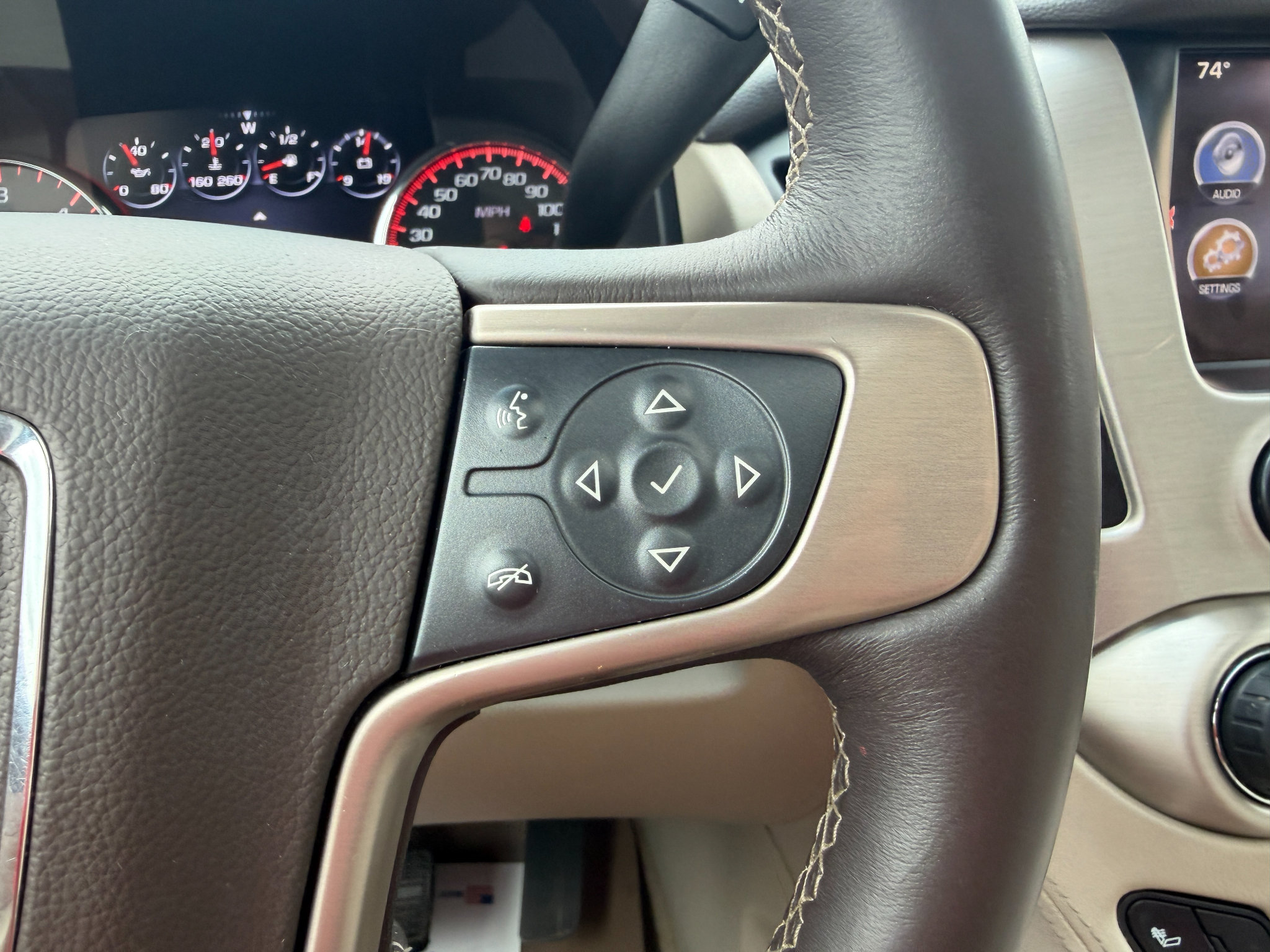 Used 2015 GMC Yukon Denali w/ Touring Package AWD/4WD image 47