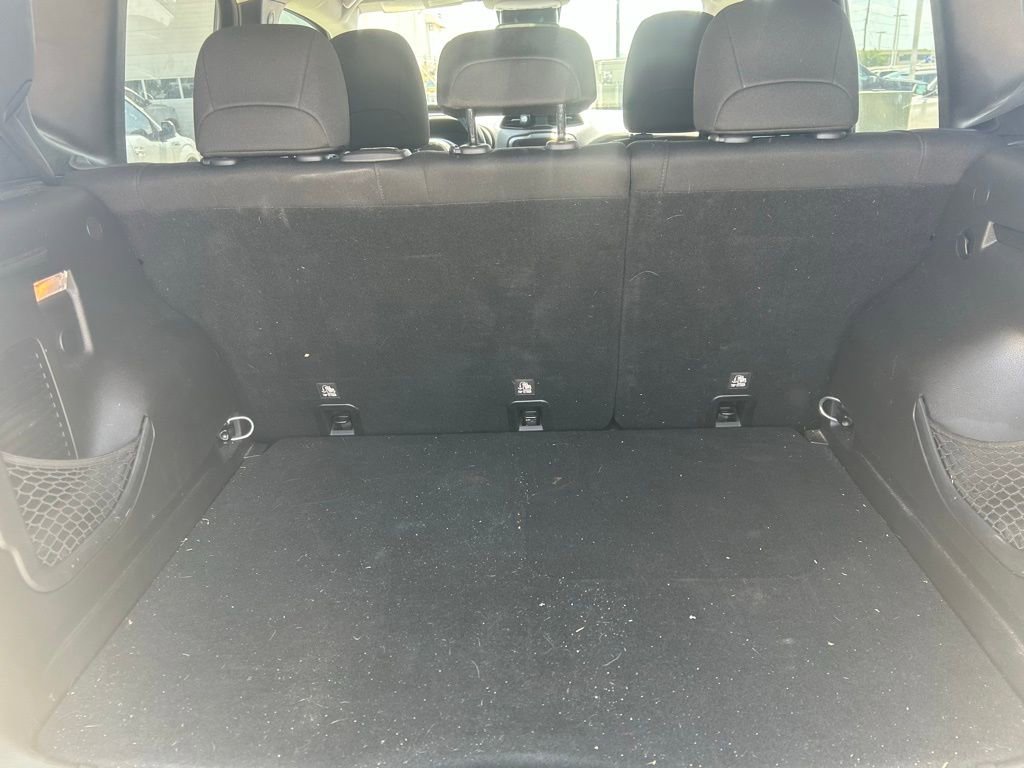 Used 2020 Jeep Renegade Latitude FWD image 10