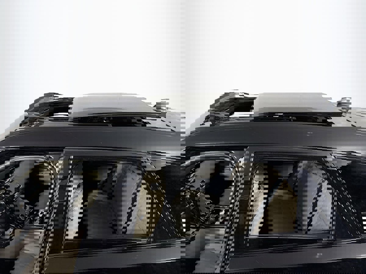 Used 2019 Land Rover Range Rover Velar S image 27