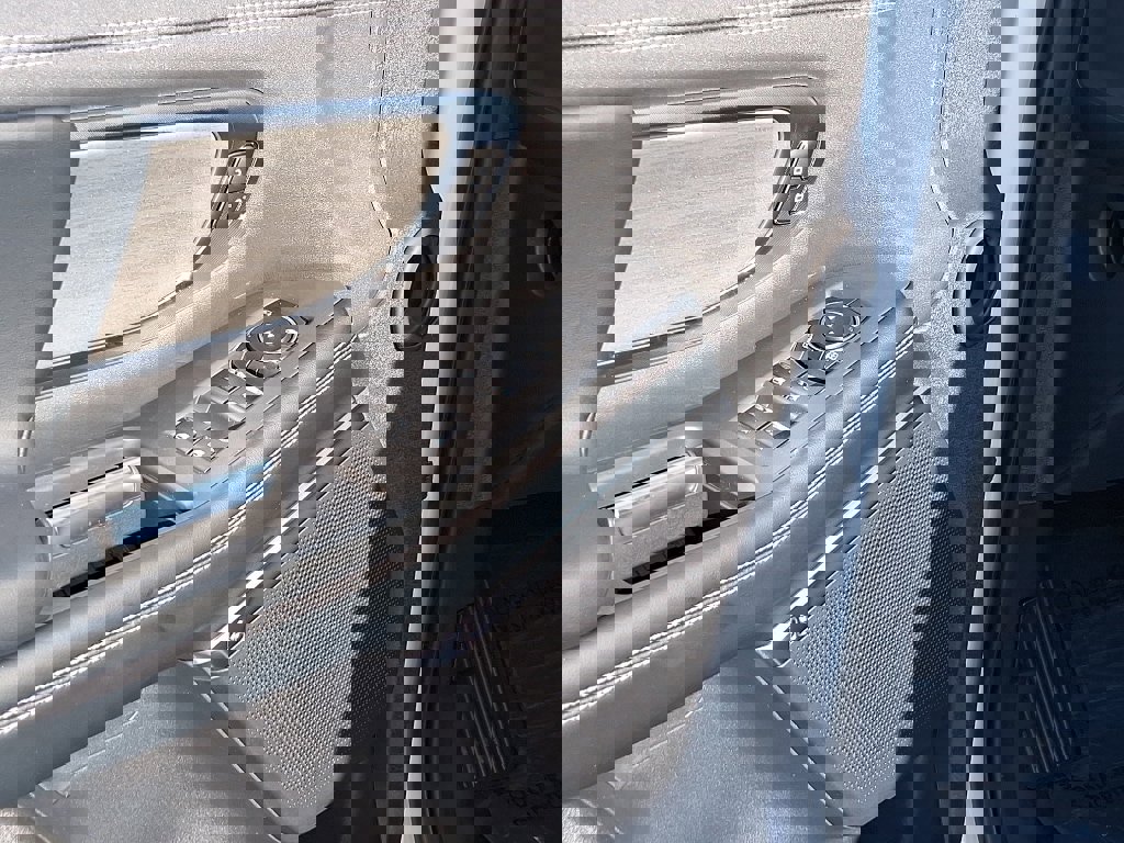 New 2025 Ford Expedition Max Platinum w/ Driver's Package image 38