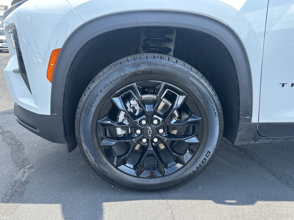 Used 2025 Chevrolet Traverse LT w/ Midnight/Sport Edition image 19