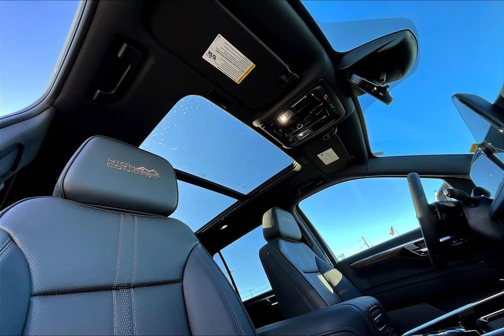 New 2026 Chevrolet Suburban High Country image 16